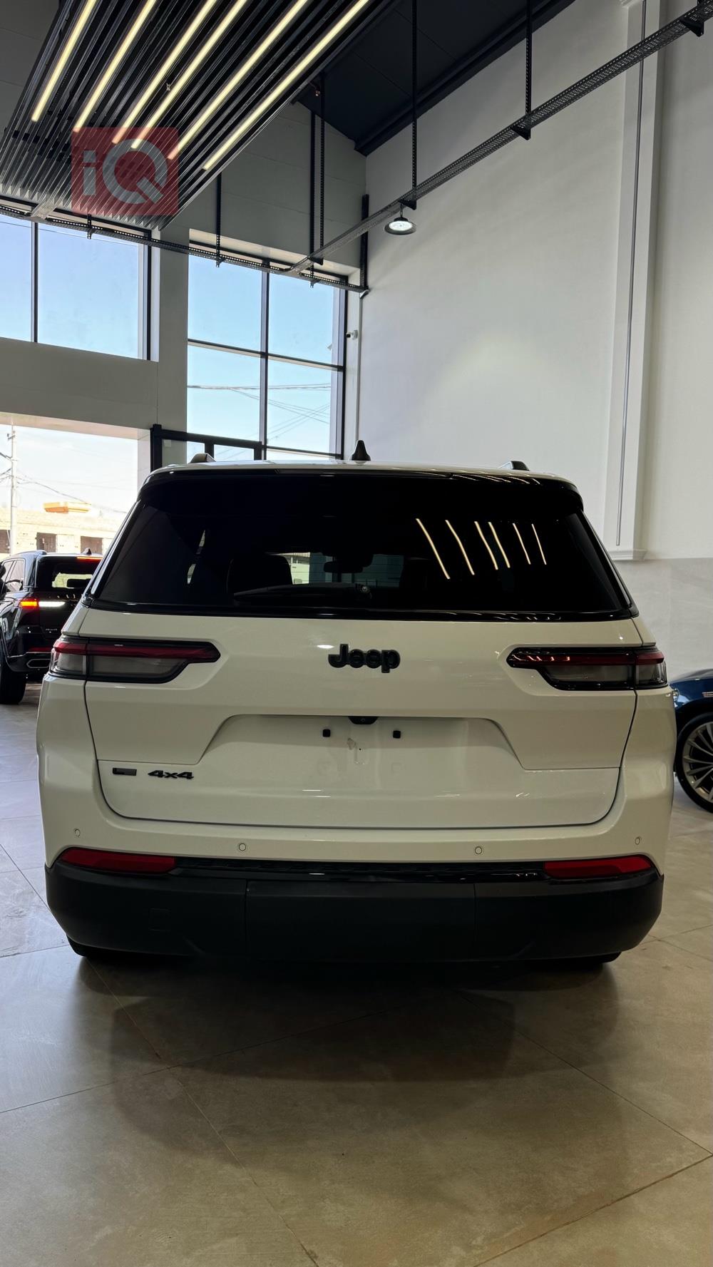 جیپ L گراند شیرۆکی